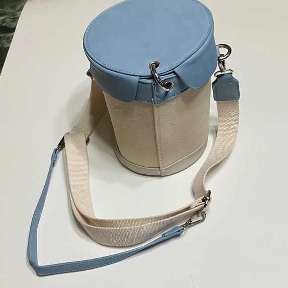 Cylindrical Blue and Cream Crossbody Bag - Picture 3 of 7